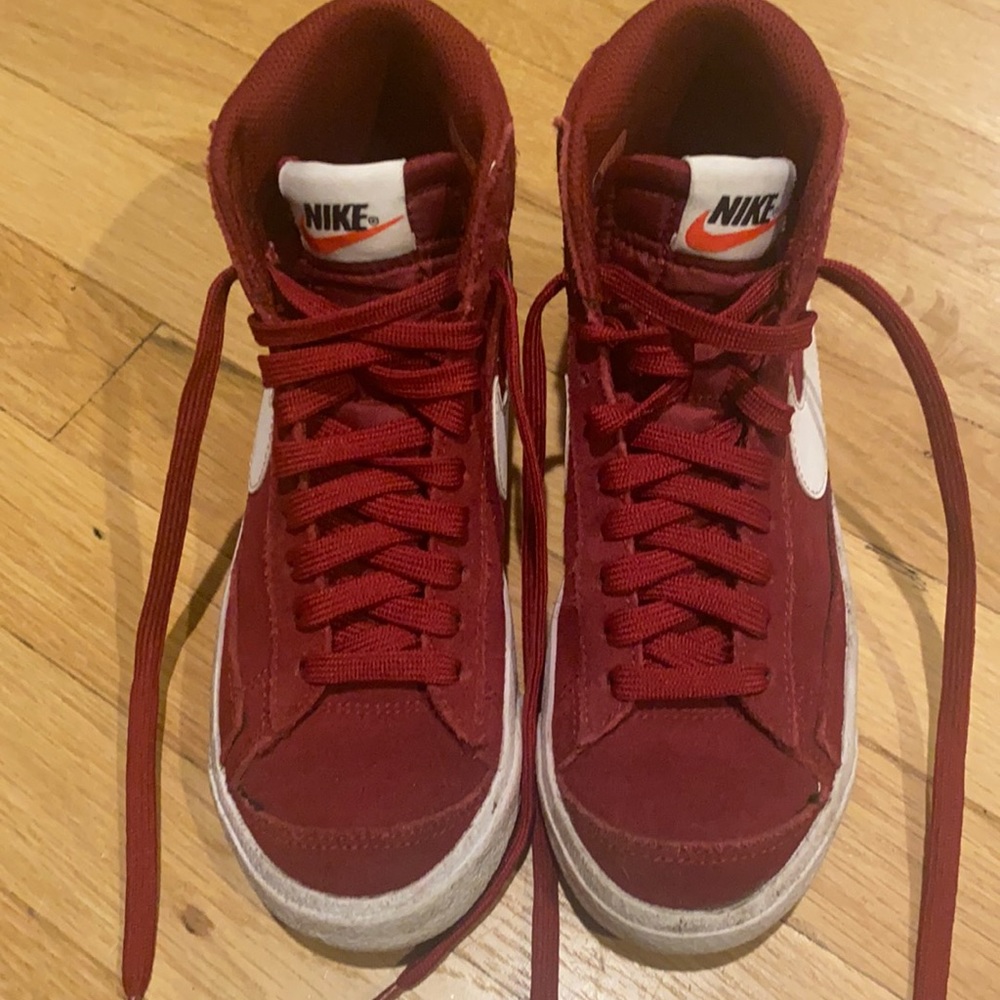 Nike Kids Blazer Mid ‘77 Red Suede Sz 4Y